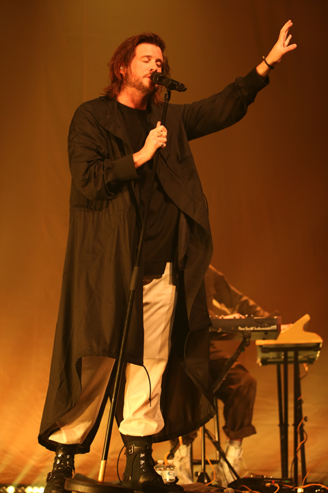 Bazart @ Ancienne Belgique, picture 7, photographed by Pascal Liagre - FrontView Magazine