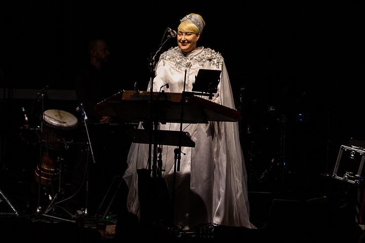 Dead Can Dance @ Cirque Royal, picture 7, photographed by Raf Degeest - FrontView Magazine