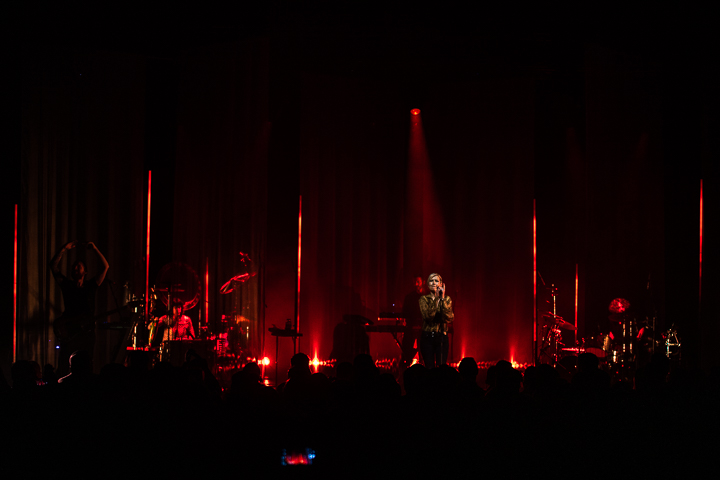 Dido @ Cirque Royal, picture 4, photographed by Raf Degeest - FrontView Magazine