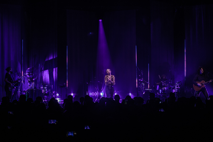 Dido @ Cirque Royal, picture 12, photographed by Raf Degeest - FrontView Magazine