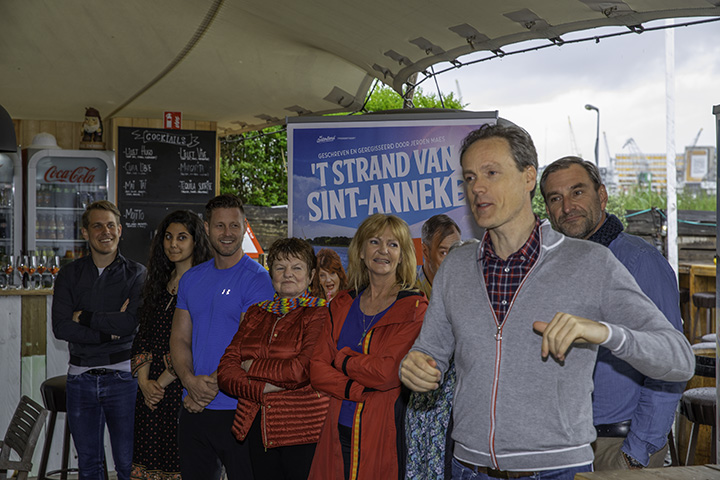 Castvoorstelling T'strand van Sint-Anneke @ Club Cabane, foto 7, foto's door dirk janssens - FrontView Magazine