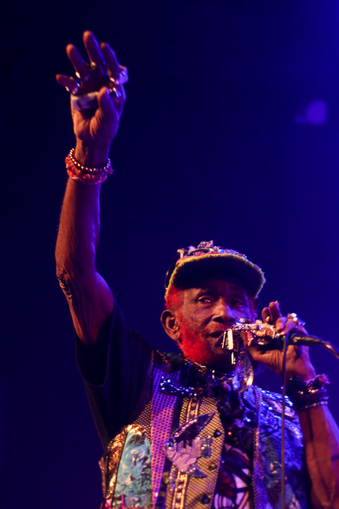 Lee 'Scratch' Perry + Mad Professor @ 013, picture 16, photographed by Bianca van Barneveld - FrontView Magazine