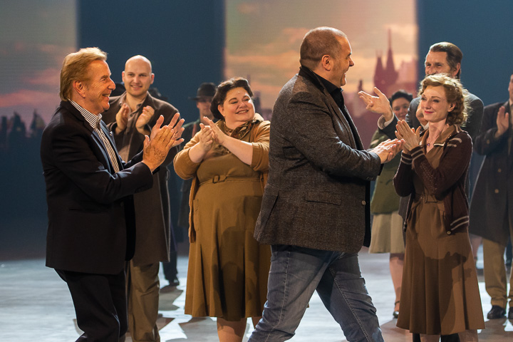 Gouden plaat voor componisten 40-45 @ Studio 100 Pop-Up Theater, picture 42, photographed by Goele Bormans - FrontView Magazine