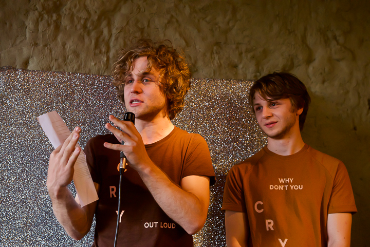 'Cry For Me' Original Painting @ Compact Disk Dummies, foto 2, foto's door Bart Baevegems - FrontView Magazine