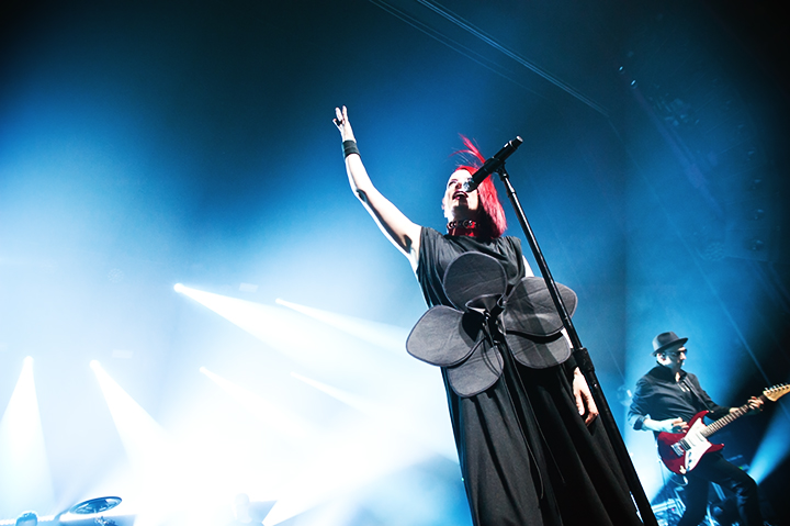 Garbage @ Ancienne Belgique, picture 4, photographed by Magali Decamps - FrontView Magazine