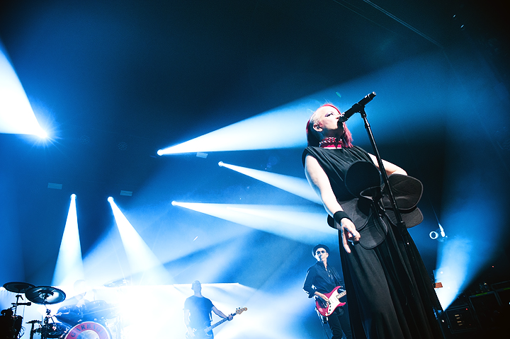 Garbage @ Ancienne Belgique, picture 8, photographed by Magali Decamps - FrontView Magazine