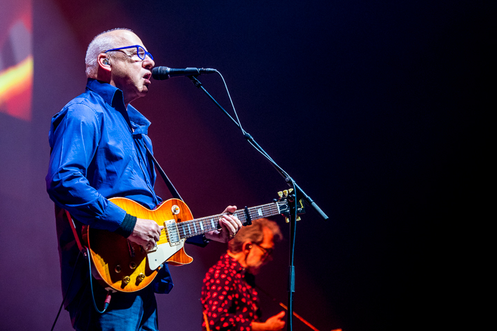 Mark Knopfler @ Sportpaleis, picture 2, photographed by Erwin Evrard - FrontView Magazine