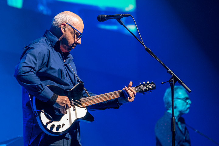 Mark Knopfler @ Sportpaleis, picture 12, photographed by Erwin Evrard - FrontView Magazine