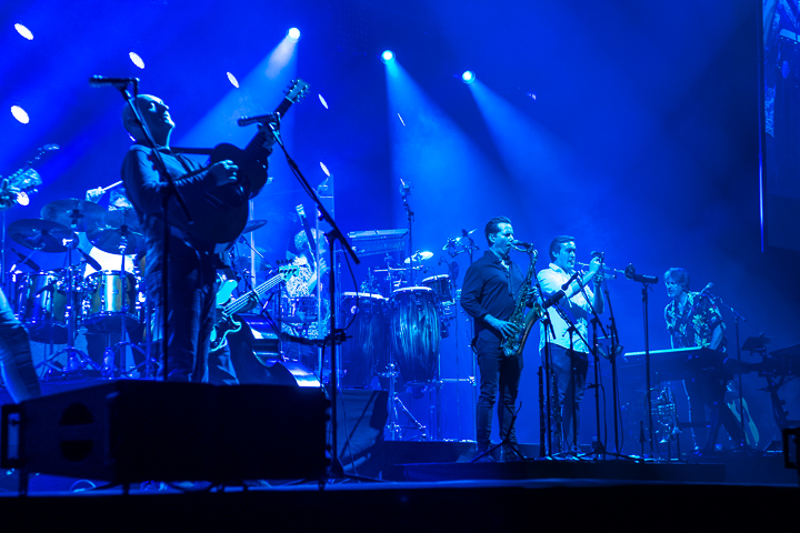 Mark Knopfler @ Sportpaleis, picture 13, photographed by Erwin Evrard - FrontView Magazine