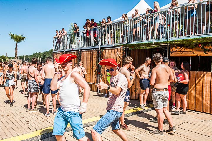 Sunrise (Zaterdag) @ Lilse Bergen, foto 68, foto's door Gert Daemen - FrontView Magazine