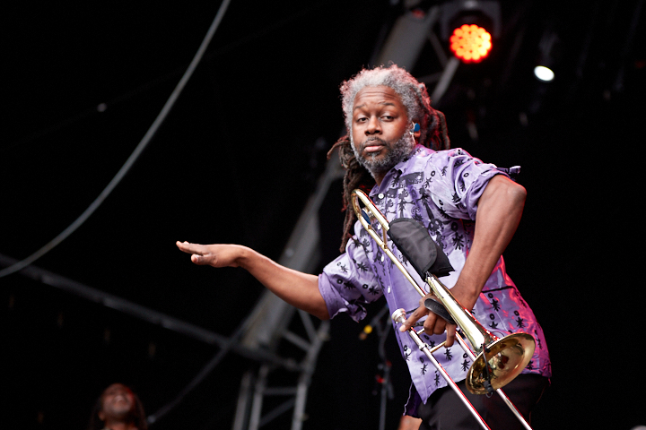Al McKay’s EARTH, WIND & FIRE Experience @ Genk On Stage 2019, picture 5, photographed by FrontView Magazine