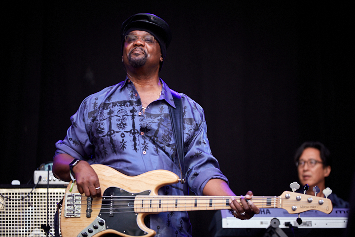 Al McKay’s EARTH, WIND & FIRE Experience @ Genk On Stage 2019, picture 9, photographed by FrontView Magazine