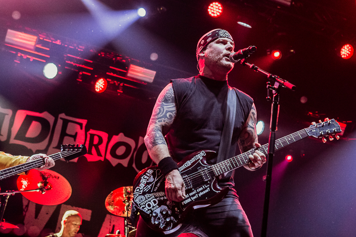 Heideroosjes @ Rock Zottegem, picture 2, photographed by Dorien Goetschalckx - FrontView Magazine