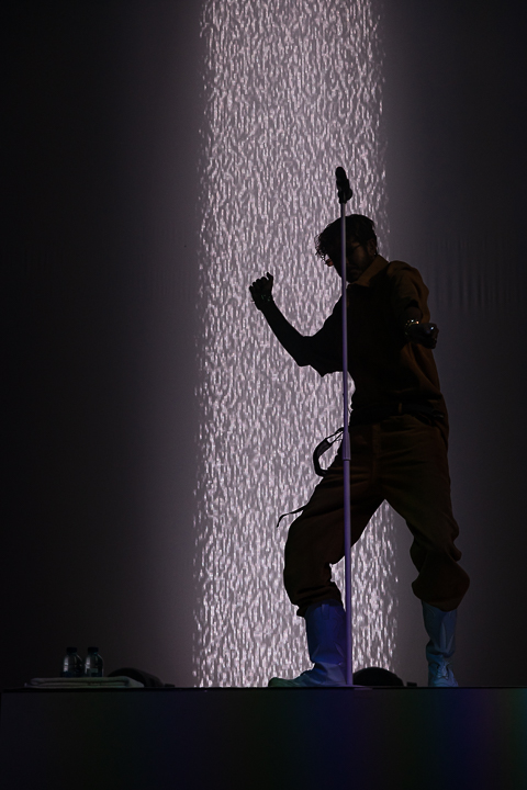 Oscar and The Wolf @ Cactus Festival, picture 6, photographed by Chris Lippens - FrontView Magazine