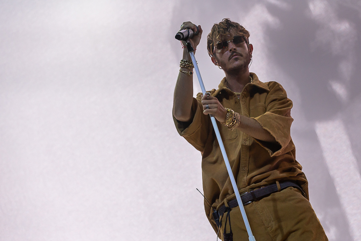 Oscar and The Wolf @ Cactus Festival, picture 8, photographed by Chris Lippens - FrontView Magazine