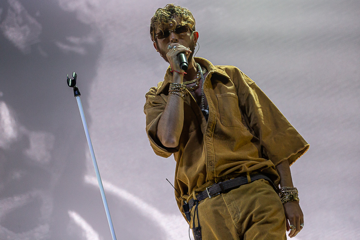 Oscar and The Wolf @ Cactus Festival, picture 9, photographed by Chris Lippens - FrontView Magazine