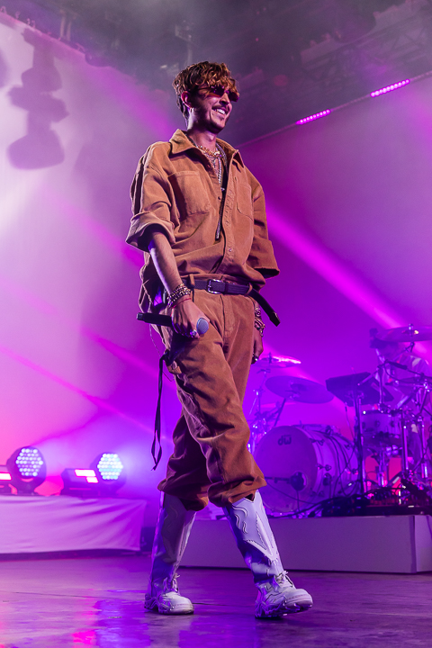 Oscar and The Wolf @ Cactus Festival, picture 14, photographed by Chris Lippens - FrontView Magazine