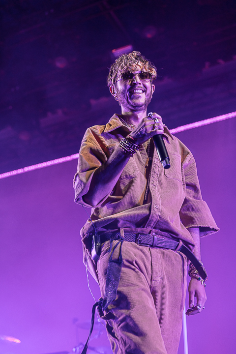 Oscar and The Wolf @ Cactus Festival, picture 15, photographed by Chris Lippens - FrontView Magazine