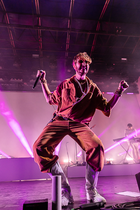 Oscar and The Wolf @ Cactus Festival, picture 17, photographed by Chris Lippens - FrontView Magazine