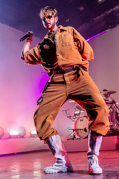 Oscar and The Wolf @ Cactus Festival, picture 20, photographed by Chris Lippens - FrontView Magazine