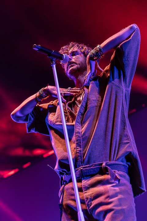 Oscar and The Wolf @ Cactus Festival, picture 25, photographed by Chris Lippens - FrontView Magazine