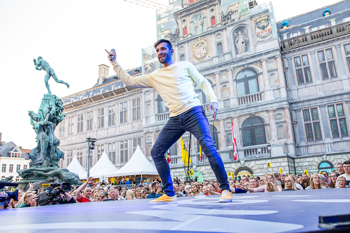 11-juli viering @ Grote Markt Antwerpen, picture 44, photographed by Dimitri Vanlommel - FrontView Magazine