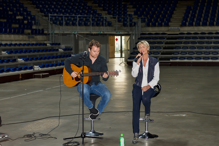 Dana Winner op "Het dak van de wereld Lotto Arena" @ Antwerpen, picture 2, photographed by Bart Baevegems - FrontView Magazine