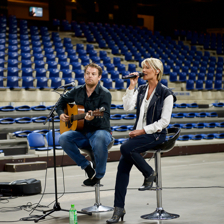 Dana Winner op "Het dak van de wereld Lotto Arena" @ Antwerpen, picture 3, photographed by Bart Baevegems - FrontView Magazine