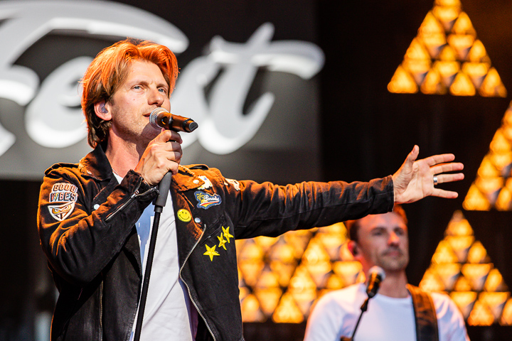 Vlaanderen Boven Band @ Vlaanderen Feest - Antwerpen, foto 6, foto's door Dimitri Vanlommel - FrontView Magazine