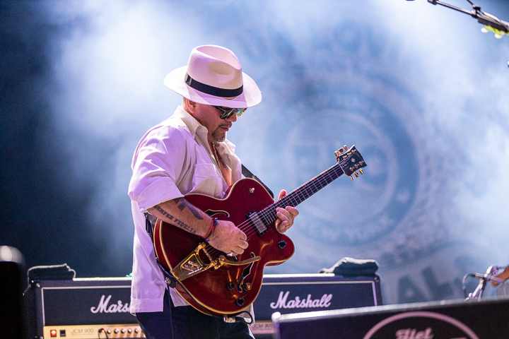 Fun Lovin' Criminals @ Beleuvenissen, picture 10, photographed by Kurt Jacobs - FrontView Magazine