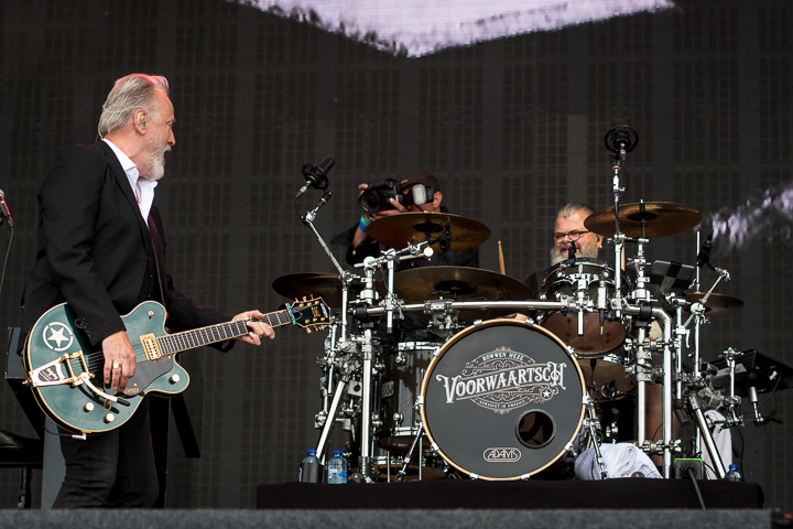 Rowwen Hèze @ Bospop, picture 6, photographed by Erwin Evrard - FrontView Magazine
