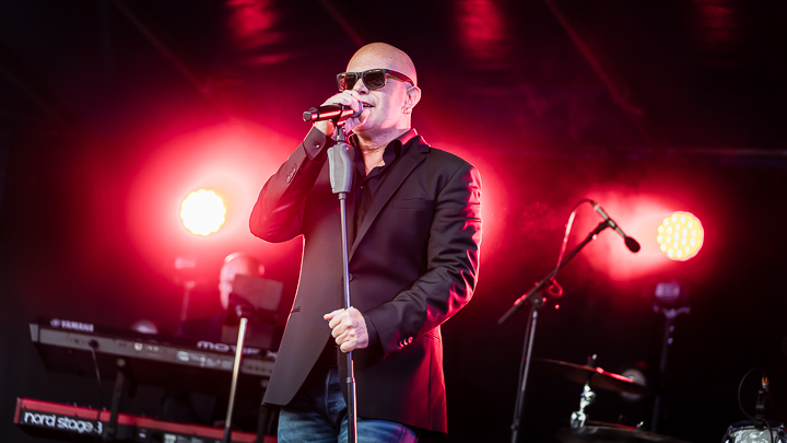 Coco Jr. & The All Stars @ Engie Parkies Sint-Niklaas, picture 17, photographed by Danny Wagemans - FrontView Magazine