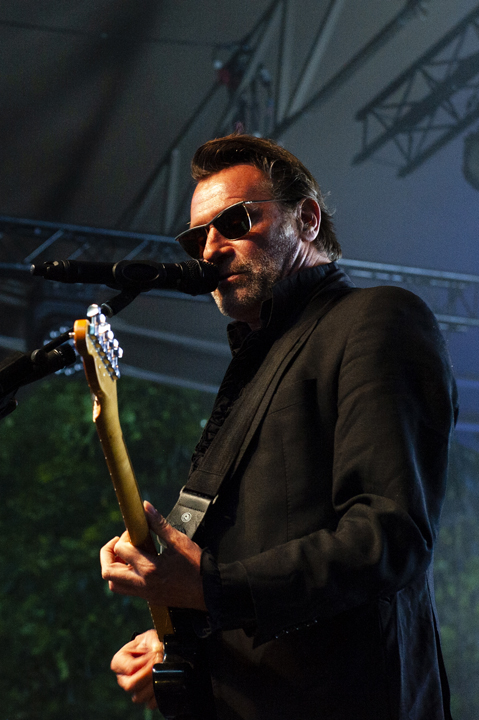 Dead Man Ray + support Matt Watts Group @ Openluchttheater Rivierenhof, picture 16, photographed by Sandra Van Watermeulen - FrontView Magazine
