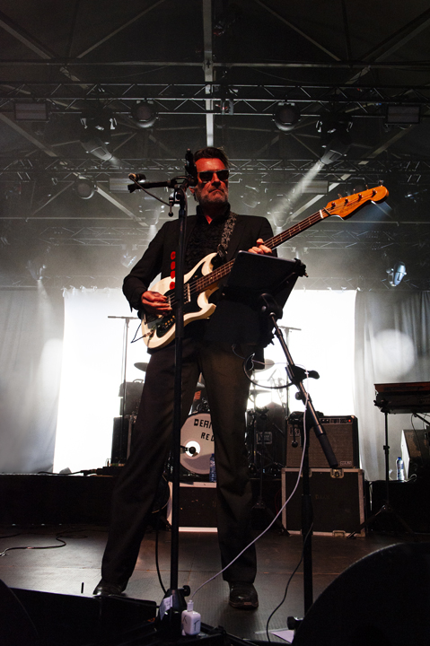 Dead Man Ray + support Matt Watts Group @ Openluchttheater Rivierenhof, picture 19, photographed by Sandra Van Watermeulen - FrontView Magazine