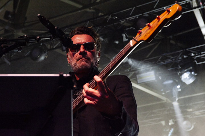 Dead Man Ray + support Matt Watts Group @ Openluchttheater Rivierenhof, picture 20, photographed by Sandra Van Watermeulen - FrontView Magazine