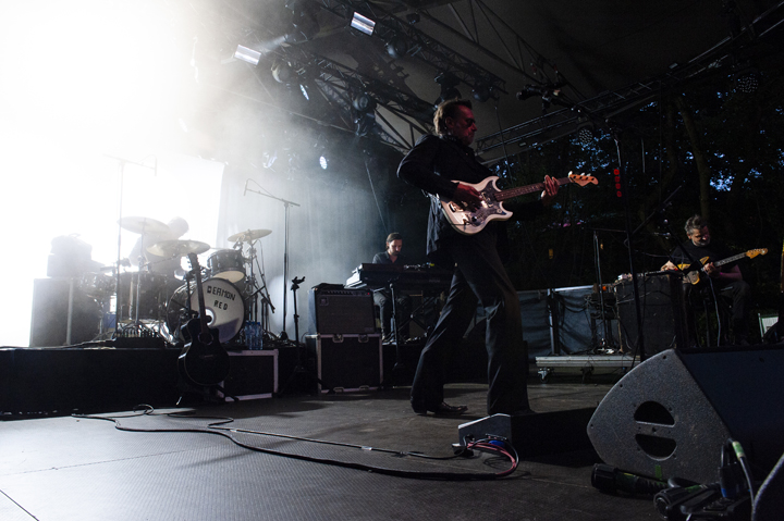 Dead Man Ray + support Matt Watts Group @ Openluchttheater Rivierenhof, picture 21, photographed by Sandra Van Watermeulen - FrontView Magazine