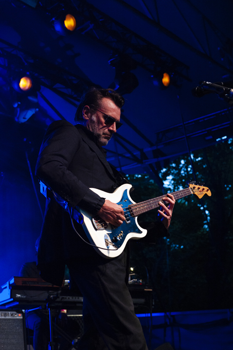 Dead Man Ray + support Matt Watts Group @ Openluchttheater Rivierenhof, picture 22, photographed by Sandra Van Watermeulen - FrontView Magazine