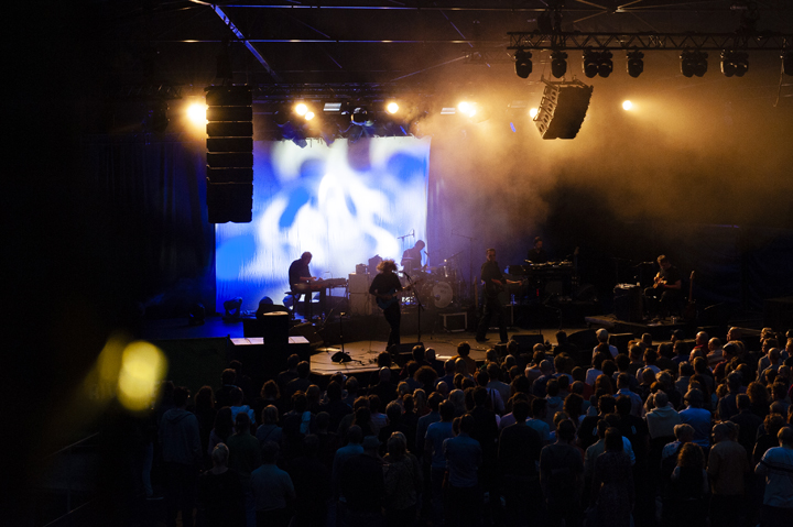 Dead Man Ray + support Matt Watts Group @ Openluchttheater Rivierenhof, picture 27, photographed by Sandra Van Watermeulen - FrontView Magazine