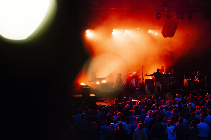 Dead Man Ray + support Matt Watts Group @ Openluchttheater Rivierenhof, picture 29, photographed by Sandra Van Watermeulen - FrontView Magazine