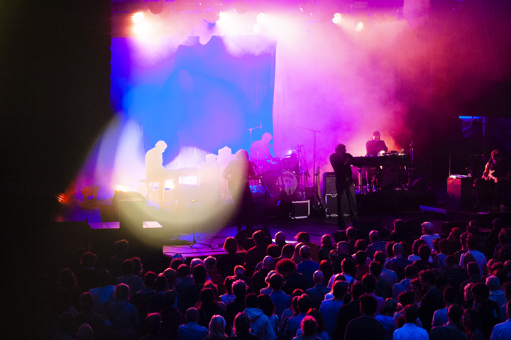 Dead Man Ray + support Matt Watts Group @ Openluchttheater Rivierenhof, picture 30, photographed by Sandra Van Watermeulen - FrontView Magazine