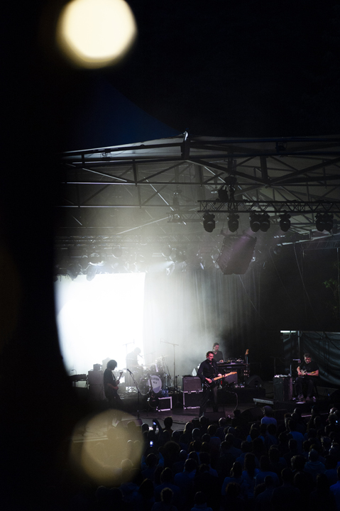 Dead Man Ray + support Matt Watts Group @ Openluchttheater Rivierenhof, picture 31, photographed by Sandra Van Watermeulen - FrontView Magazine