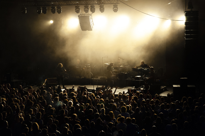 Dead Man Ray + support Matt Watts Group @ Openluchttheater Rivierenhof, picture 33, photographed by Sandra Van Watermeulen - FrontView Magazine
