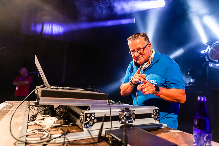 DJ Daddy Cool @ Sint-Baafsplein (Gentse Feesten), picture 3, photographed by Dimitri Vanlommel - FrontView Magazine