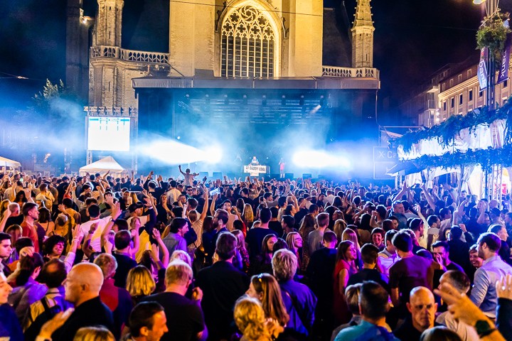DJ Daddy Cool @ Sint-Baafsplein (Gentse Feesten), picture 7, photographed by Dimitri Vanlommel - FrontView Magazine