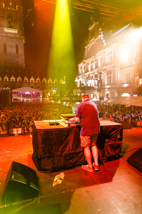 DJ Daddy Cool @ Sint-Baafsplein (Gentse Feesten), picture 11, photographed by Dimitri Vanlommel - FrontView Magazine