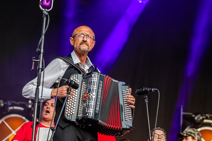 Koen Crucke @ Vlaanderen Zingt - Gentse Feesten, picture 3, photographed by Dimitri Vanlommel - FrontView Magazine