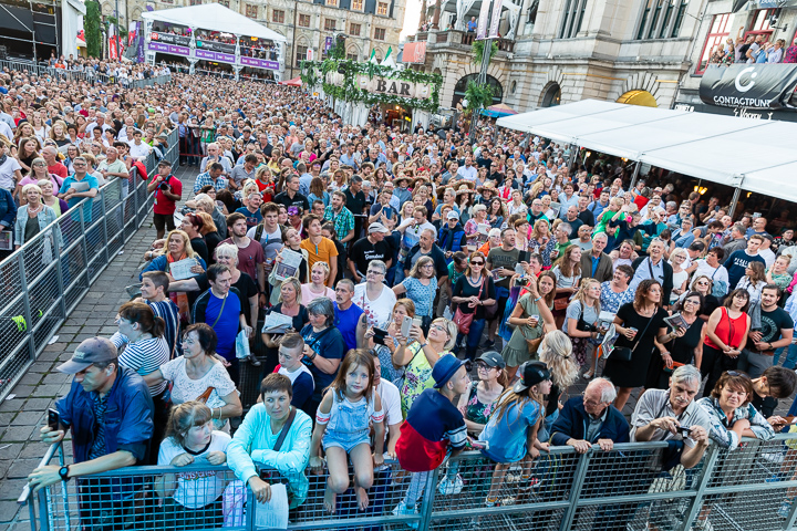 Koen Crucke @ Vlaanderen Zingt - Gentse Feesten, picture 16, photographed by Dimitri Vanlommel - FrontView Magazine