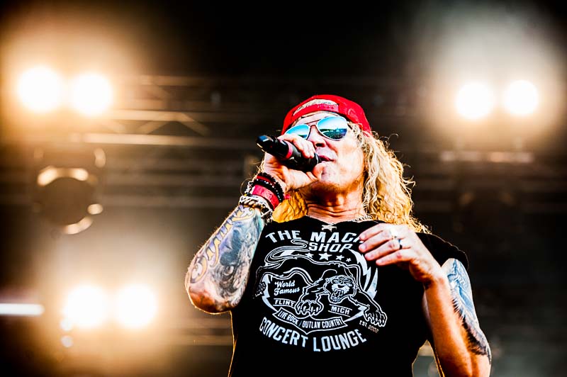 Steel Panther @ Dynamo Metalfest, foto 10, foto's door Gert Daemen - FrontView Magazine