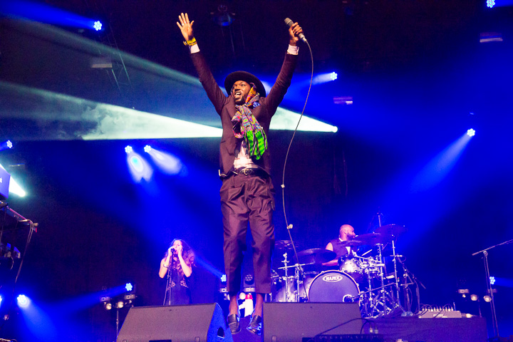 Baloji @ Sfinks Mixed 2019, picture 3, photographed by Marc Verdonck - FrontView Magazine