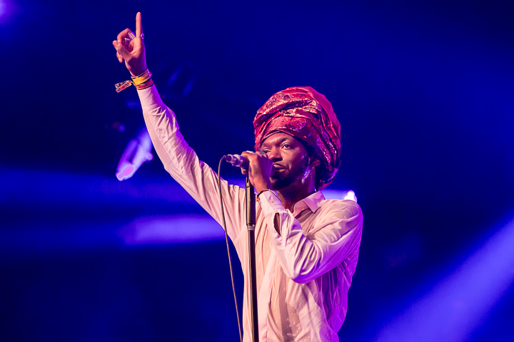 Baloji @ Sfinks Mixed 2019, picture 17, photographed by Marc Verdonck - FrontView Magazine